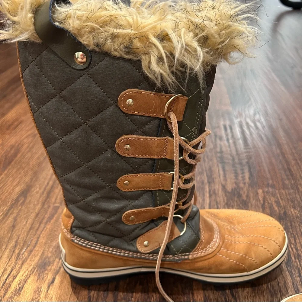 Sorel Tofino Women Sz 9 Lace-Up Boots Winter Camel/Green